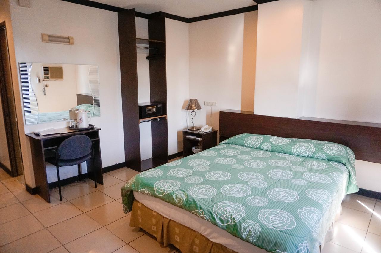 Crowne Garden Hotel Cebu Zewnętrze zdjęcie