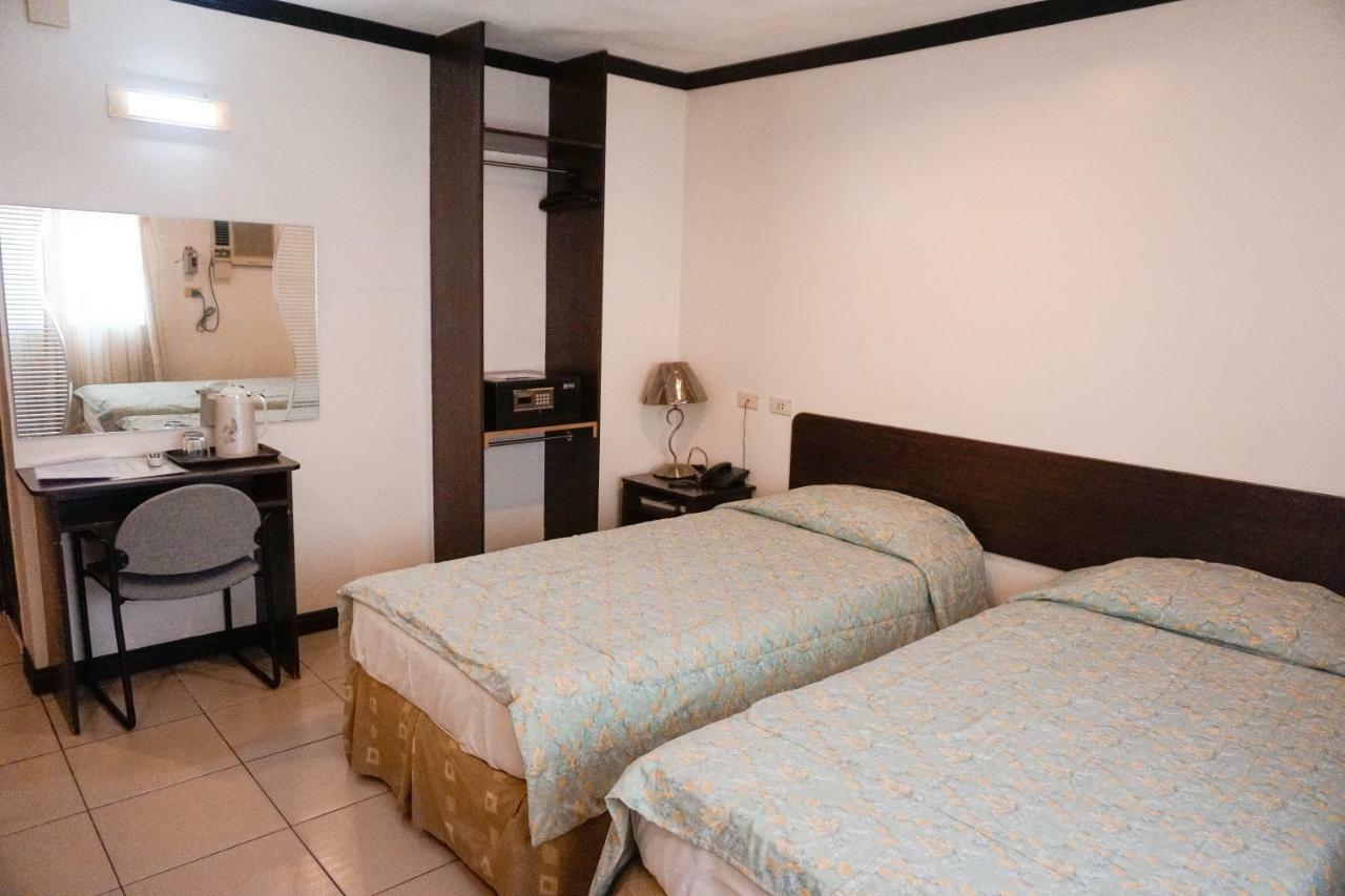 Crowne Garden Hotel Cebu Zewnętrze zdjęcie
